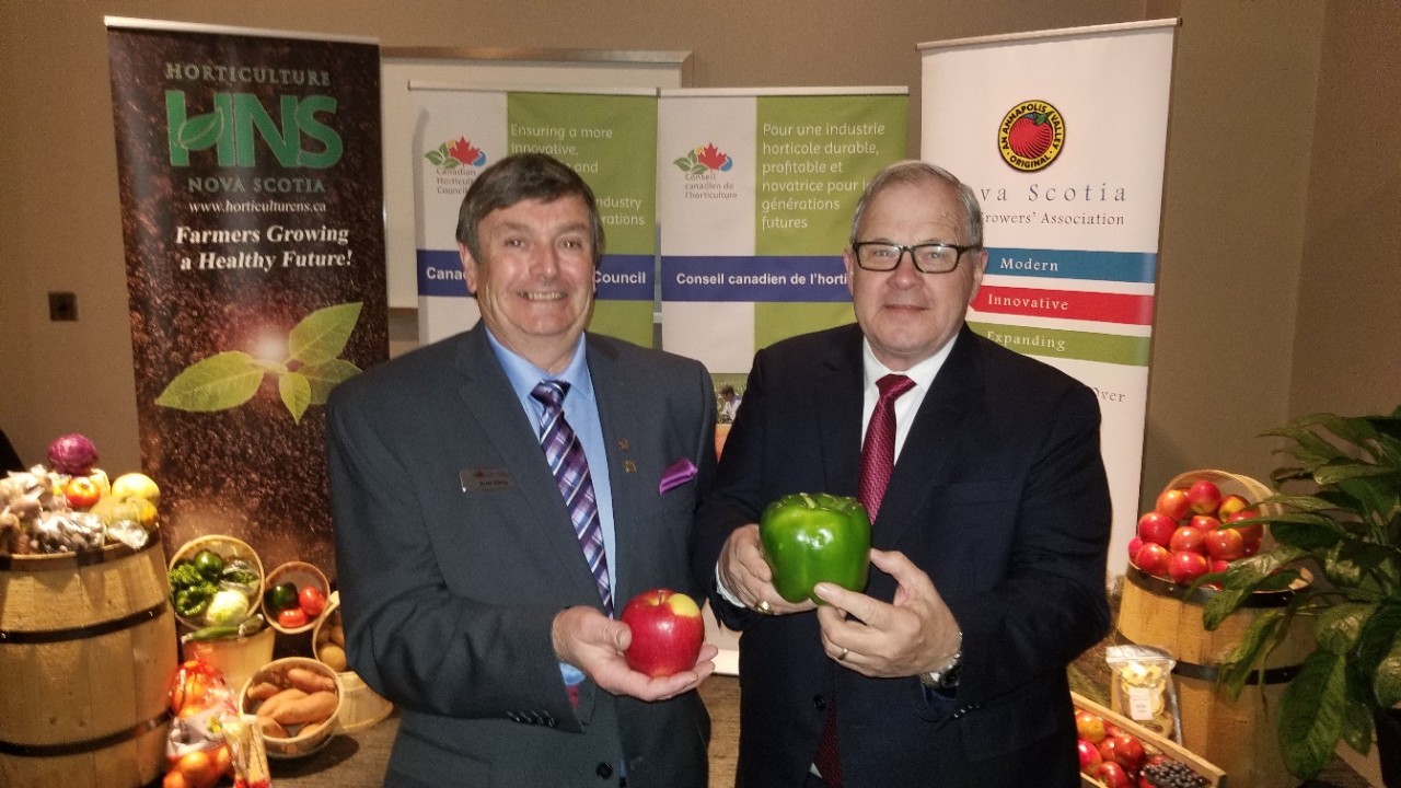 AAC annonce un investissement fédéral s’élevant jusqu’à 11,5 millions de dollars pour la Grappe agro-scientifique pour l’horticulture du Partenariat canadien pour l’agriculture